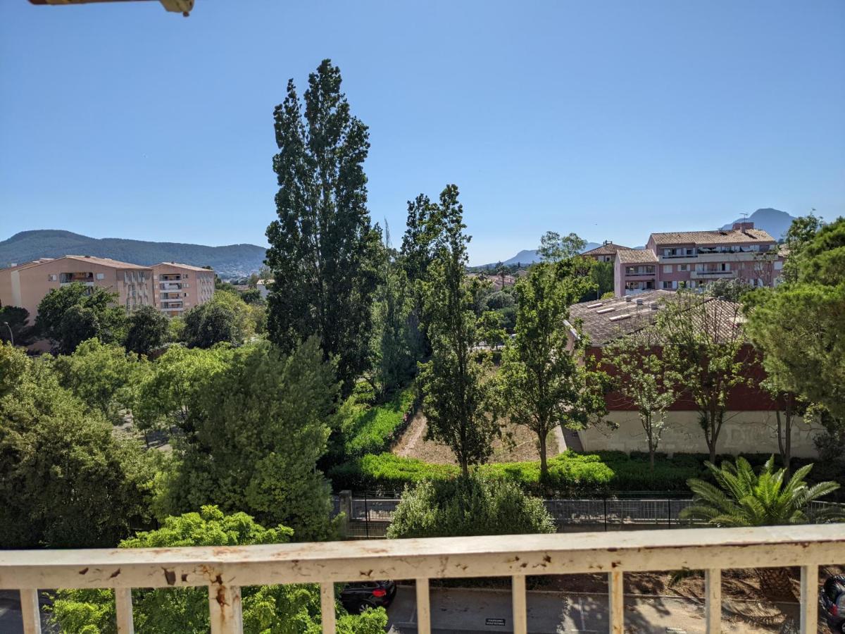 Superbe T2 Proche Des Plages Et Des Commerces Hyères Buitenkant foto